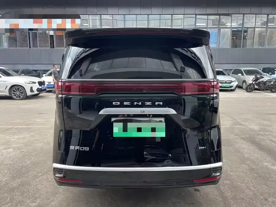 BYD D9 DENZA D9 2023 DM-i 965 Premium Edition 2024 — миниатюра 3