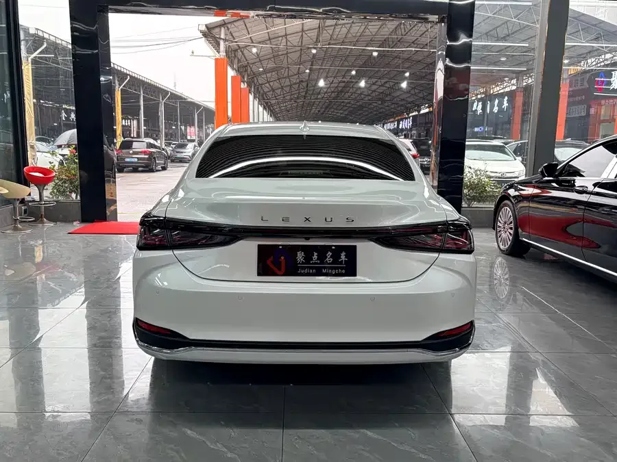 Lexus ES 2025 200 Premium Edition 2025 — миниатюра 5