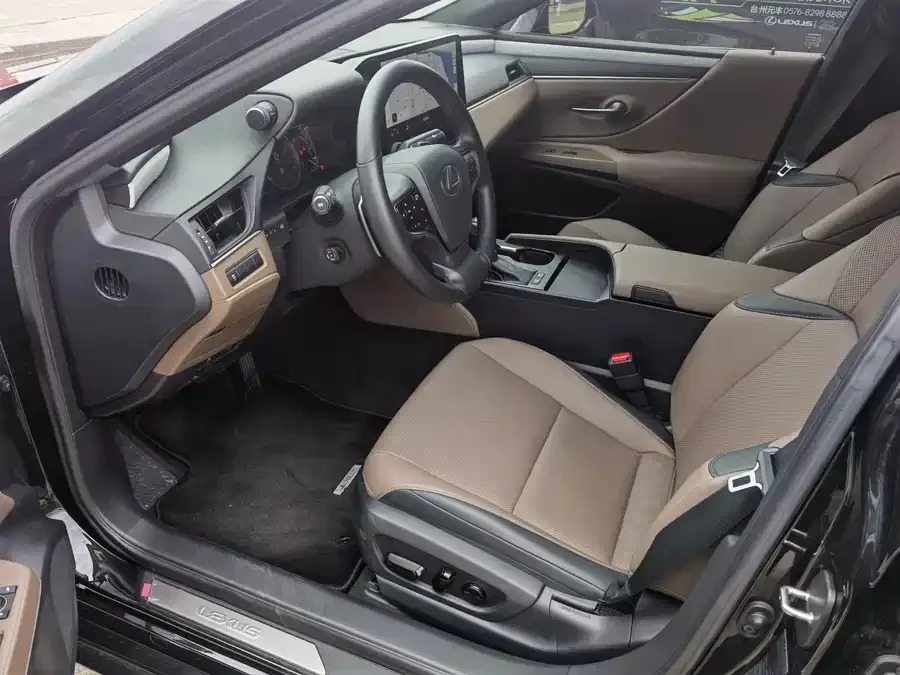 Lexus ES 2025 300h Premium Edition 2025 — миниатюра 5