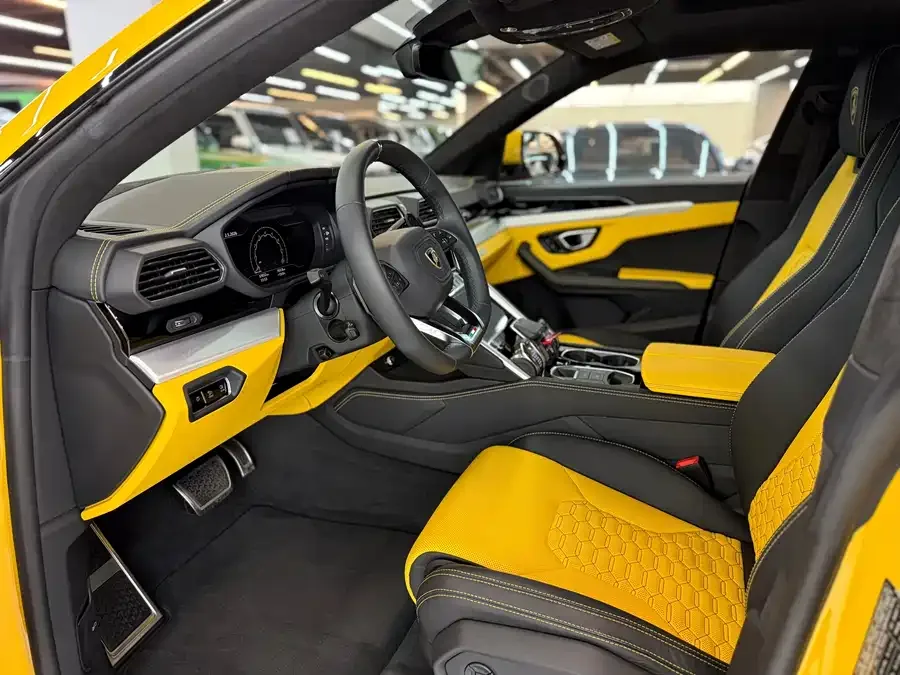 Lamborghini Urus Urus 2021 4.0T V8 2022 — миниатюра 2