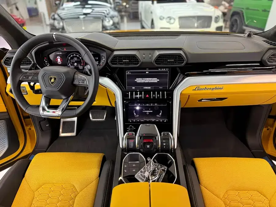 Lamborghini Urus Urus 2021 4.0T V8 2022 — миниатюра 5