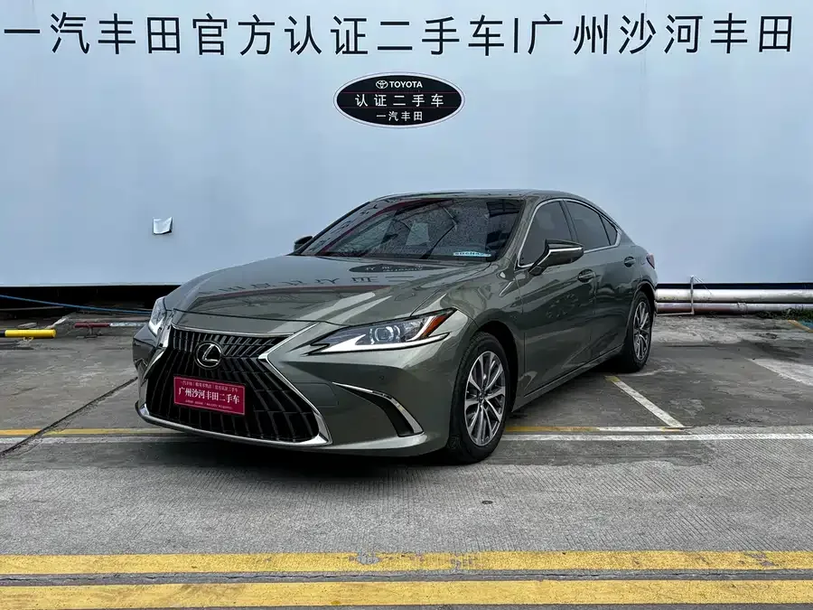 Lexus ES 2023