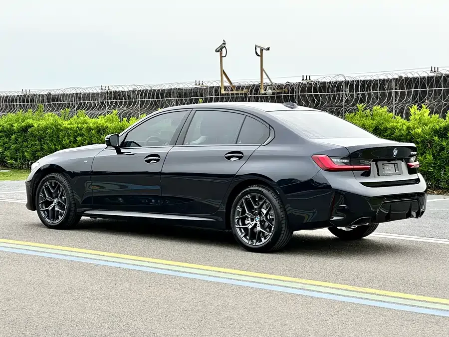 BMW 3 Series 2026 BMW 3 Series 330Li M Sport Shadow Edition 2026 — миниатюра 2