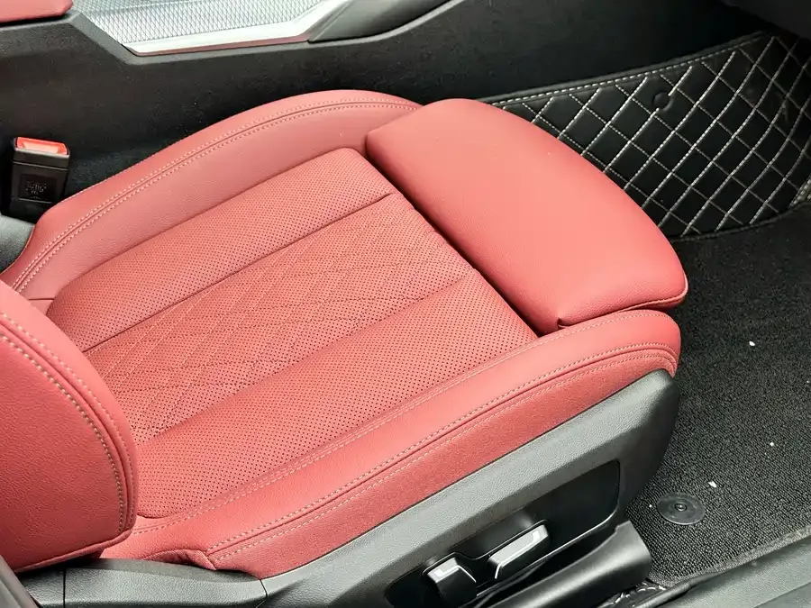 BMW 3 Series 2026 BMW 3 Series 330Li M Sport Shadow Edition 2026 — миниатюра 5