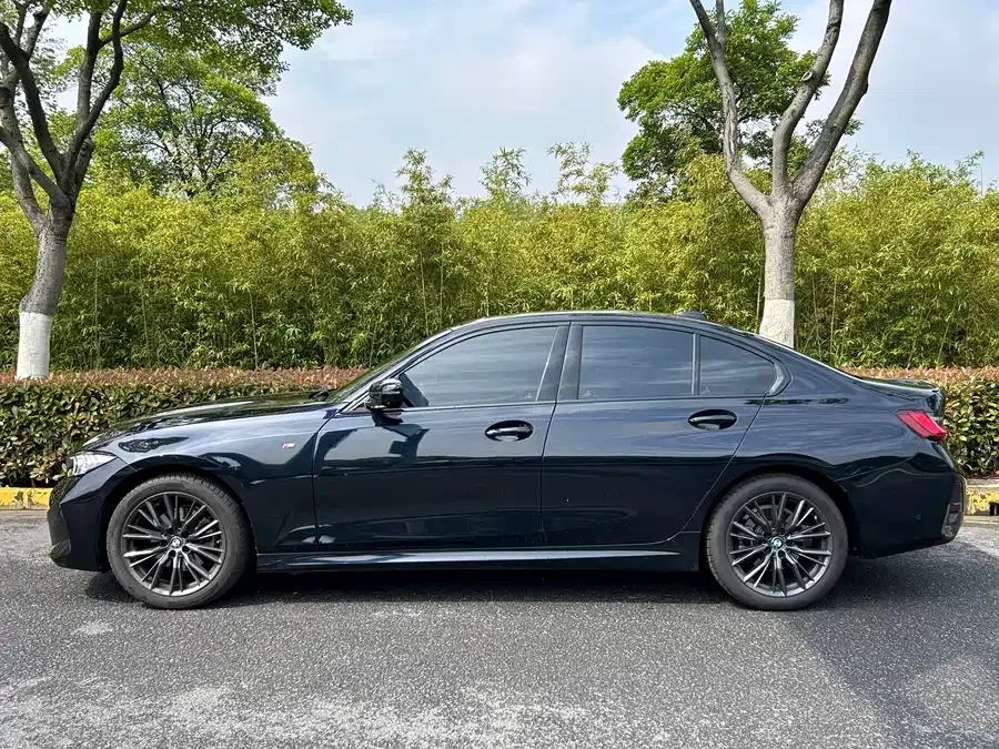 BMW 3 Series BMW 3 Series 2024 325i M Sport Night Edition 2024 — миниатюра 2