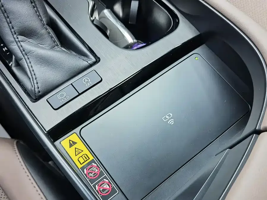 Lexus ES 2024 200 Premium Edition 2024 — миниатюра 4