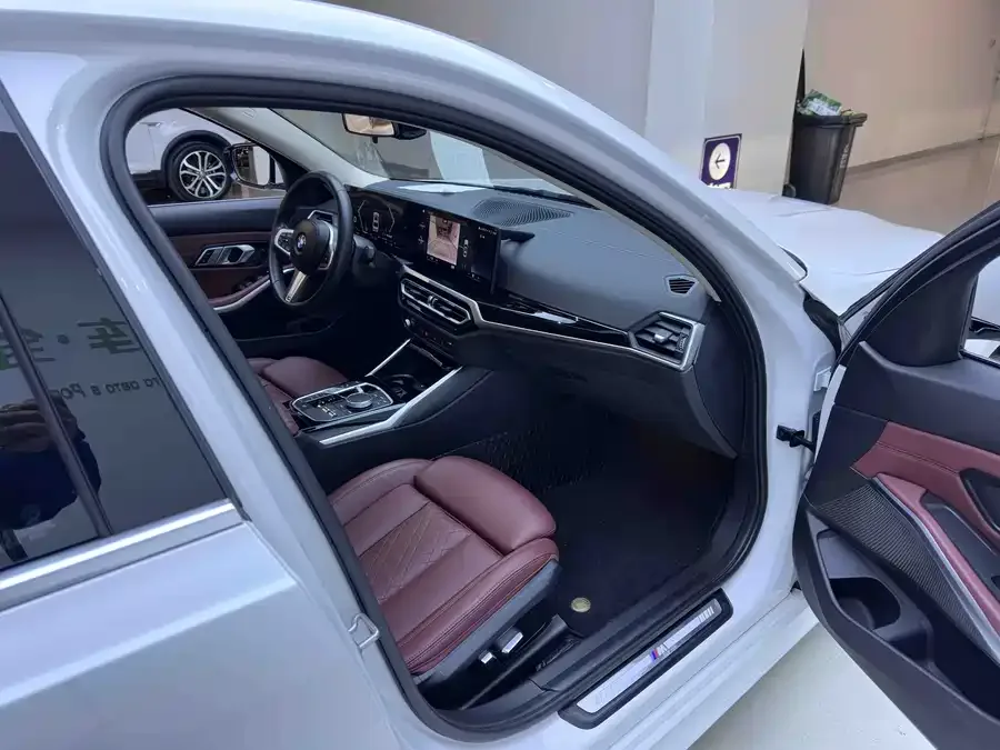 BMW 3 Series BMW 3 Series 2023 320Li M Sport Package 2023 — миниатюра 3