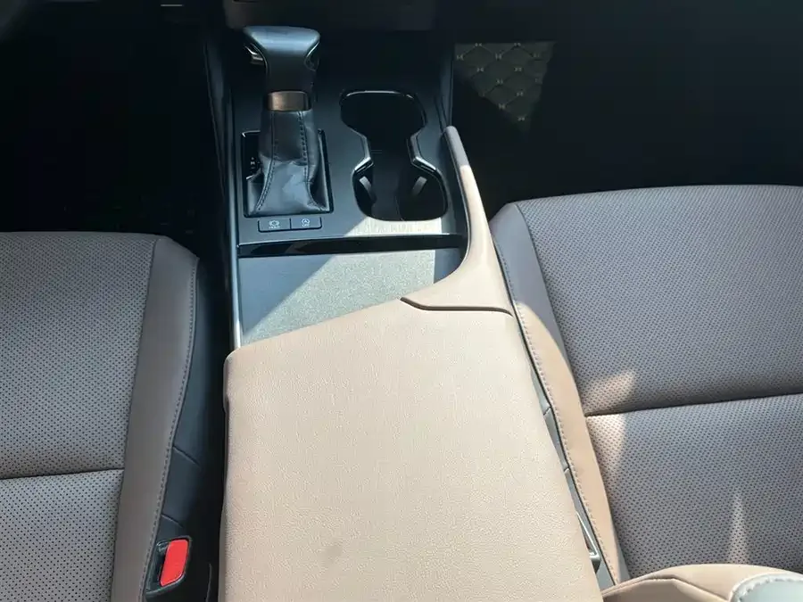 Lexus ES 2022 200 Excellence Edition 2022 — миниатюра 5