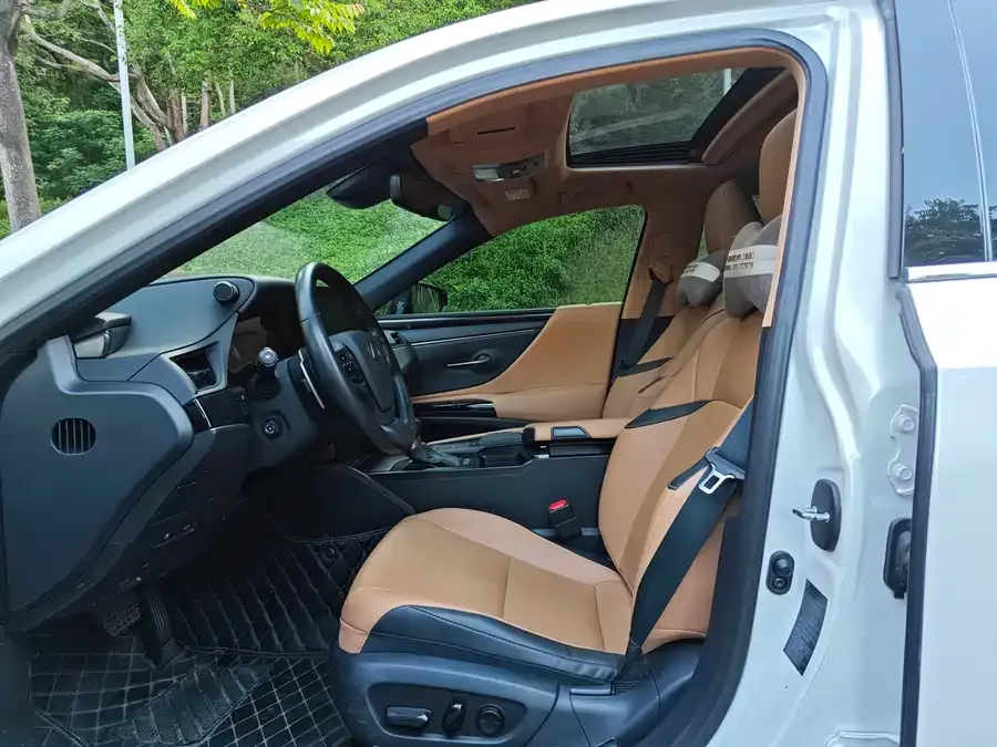 Lexus ES 2021 200 Excellence Edition 2022 — миниатюра 2