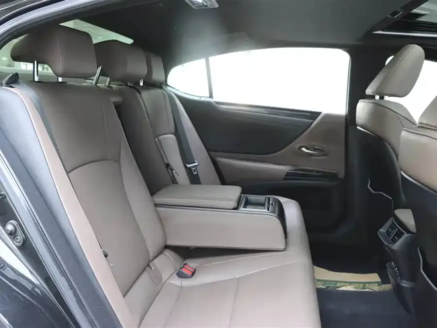 Lexus ES 2022 200 Excellence Edition 2022 — миниатюра 5