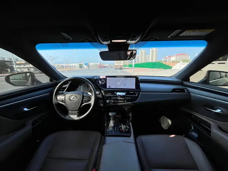 Lexus ES 2023 200 Excellence Edition 2024 — миниатюра 5