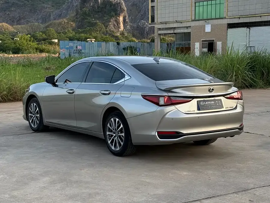 Lexus ES 2022 200 Excellence Edition 2023 — миниатюра 3