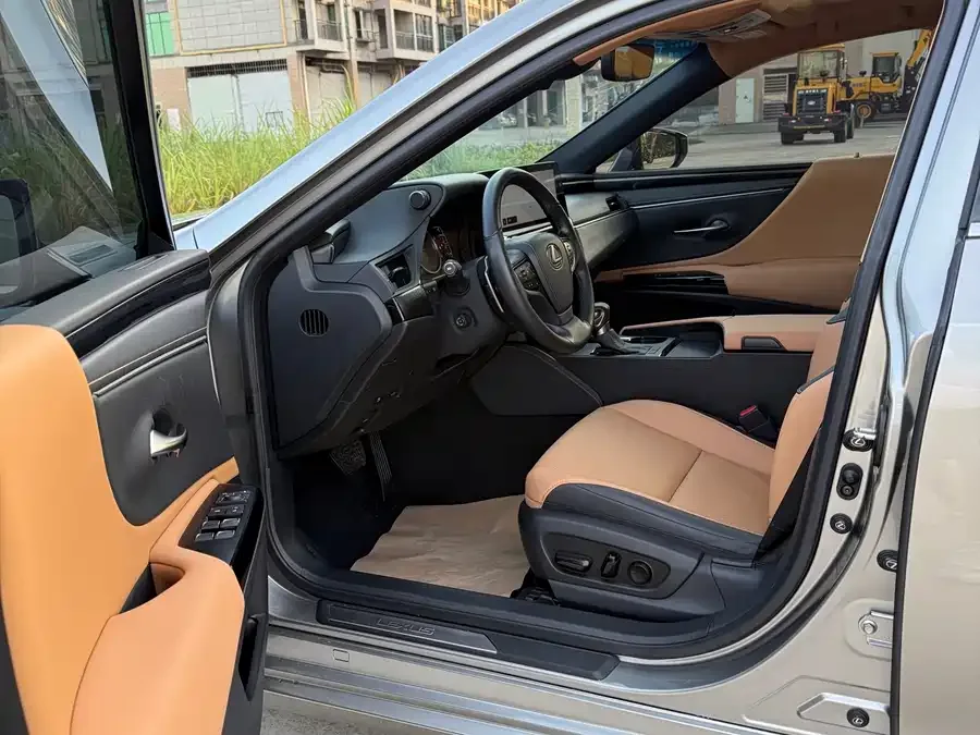 Lexus ES 2022 200 Excellence Edition 2023 — миниатюра 4