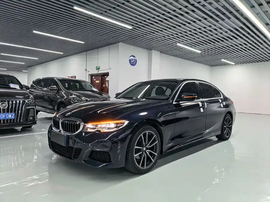 BMW 3 series BMW 3 Series 2022 320Li M Sport Package 2022 — фото 1, купить с доставкой в Москву