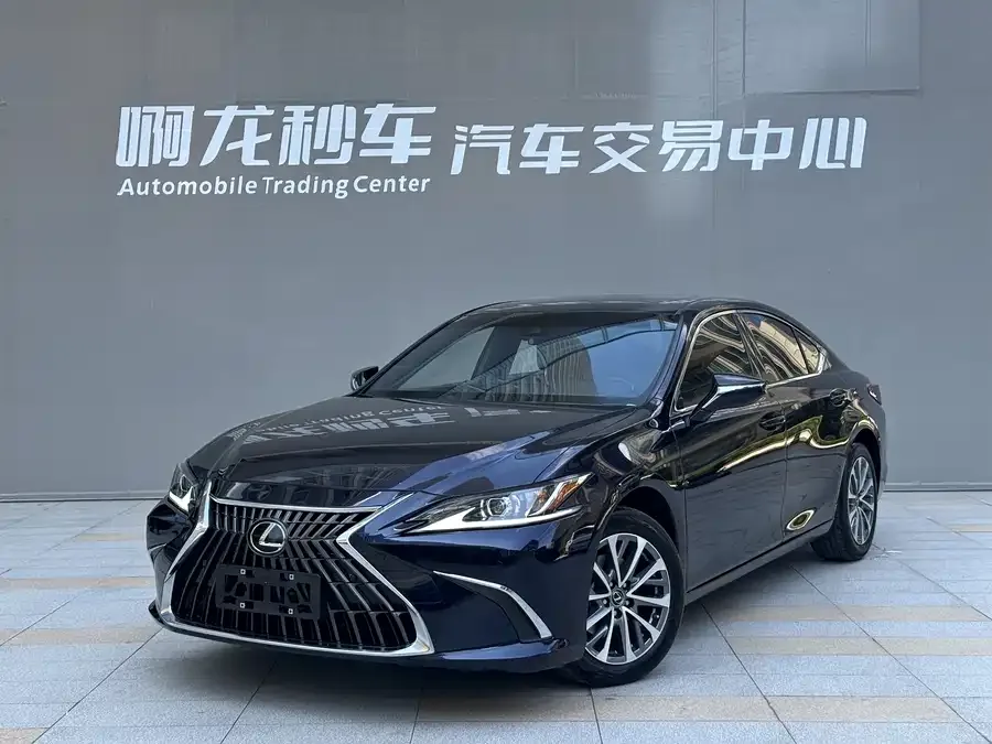 Lexus ES 2024