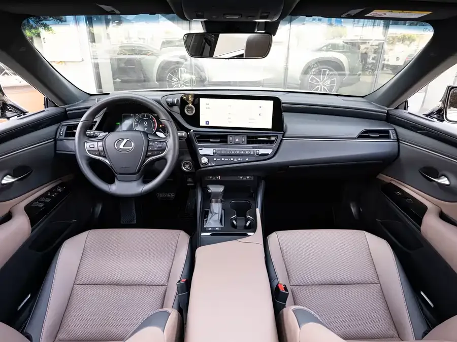 Lexus ES 2022 300h Premium Edition 2023 — миниатюра 4
