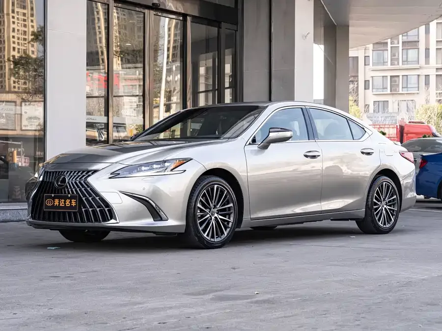 Lexus ES 2023