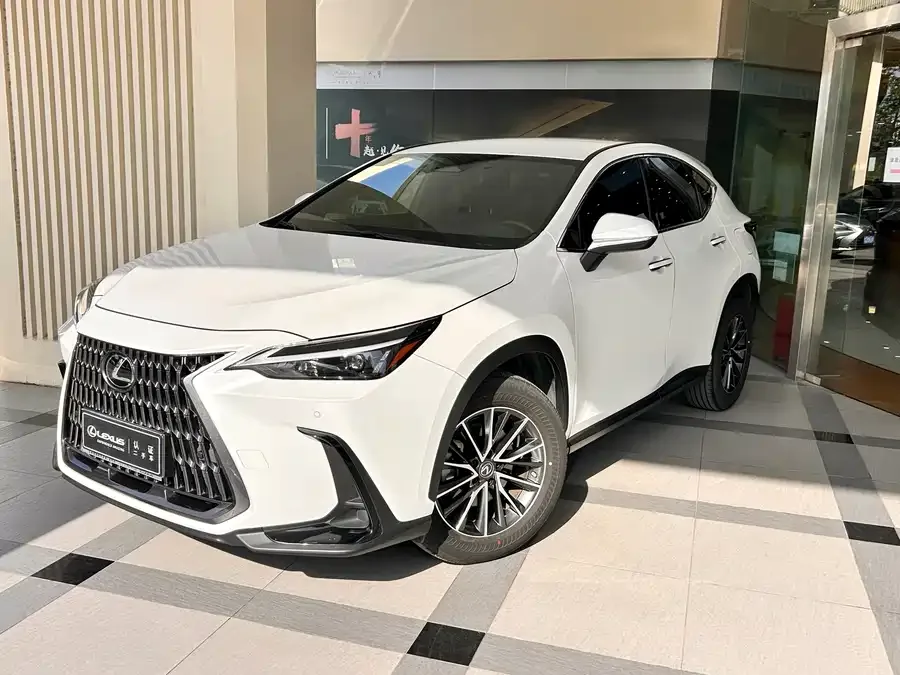 Lexus NX 2022