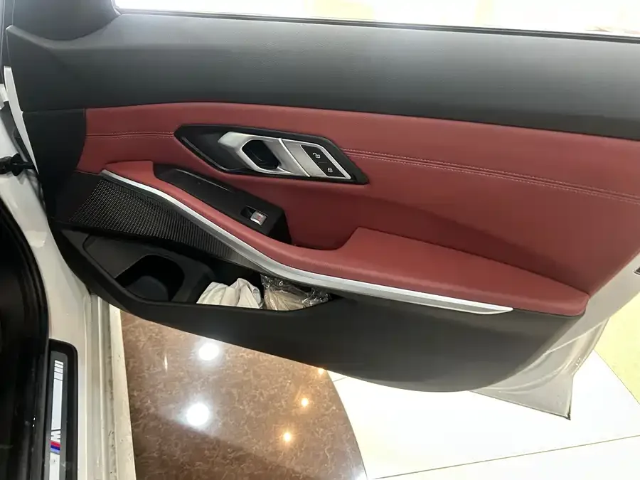 BMW 3 series BMW 3 Series 2023 320Li M Sport Package 2023 — миниатюра 2