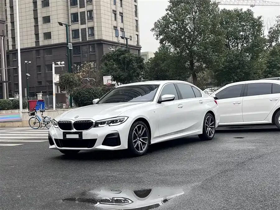 BMW 3 series BMW 3 Series 2022 facelift 320Li M Sport package 2022 — фото 1, купить с доставкой в Москву