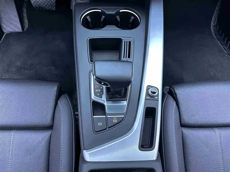 Audi a4 l 2022 40 TFSI Fashion Dynamic Edition 2022 — миниатюра 4