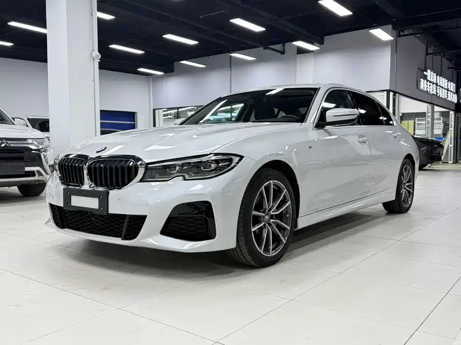 BMW 3 series BMW 3 Series 2022 320Li M Sport Package 2022 — фото 1, купить с доставкой в Москву