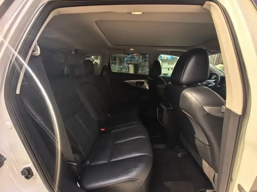 Nissan Murano Loulan 2021 2.5L XL 2WD Intelligent Linked Deluxe Edition 2023 — миниатюра 3