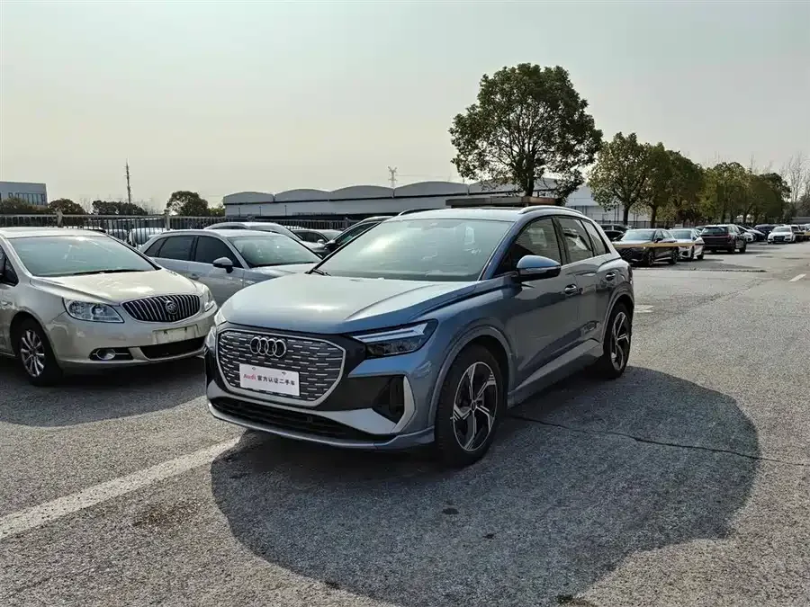 Audi Q4 e-tron 2024