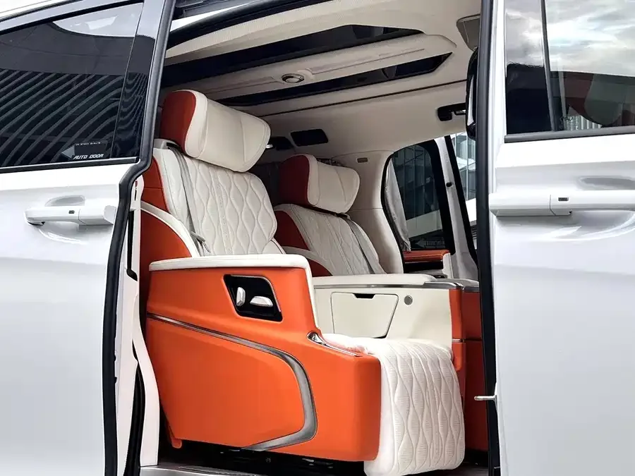 Buick GL8 2023 Land Business Class Premium Edition 2022 — миниатюра 4