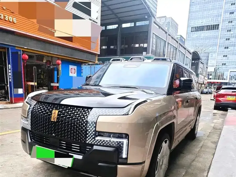BYD U8 L 2025