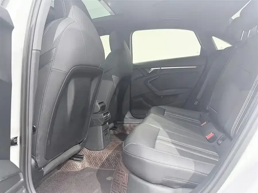 Audi A3 2022 A3L Limousine 35 TFSI Fashion Sports 2022 — миниатюра 4