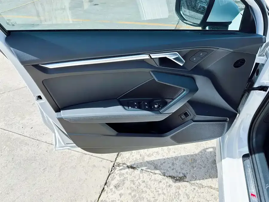 Audi A3 2023 A3L Limousine 35 TFSI Fashion Sports 2023 — миниатюра 5