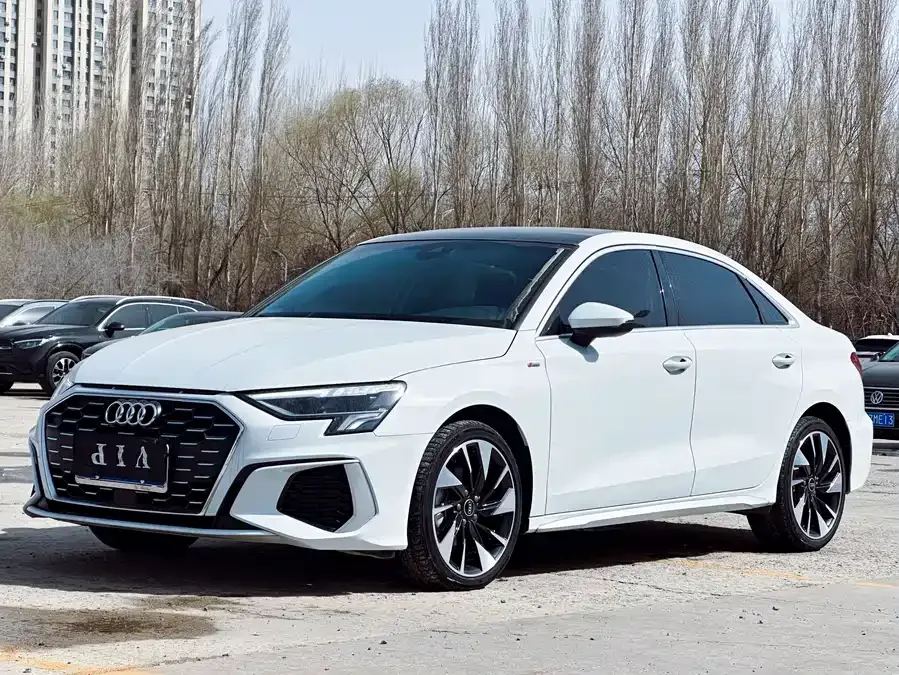 Audi A3 2023 A3L Limousine 35 TFSI Fashion Sports 2023 — фото 1, купить с доставкой в Москву