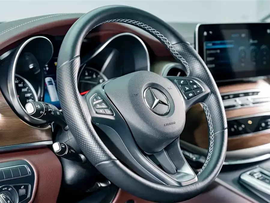 Mercedes-Benz Class V Mercedes-Benz V-Class 2022 V 260 L Long Wheelbase Luxury Edition 2023 — миниатюра 3