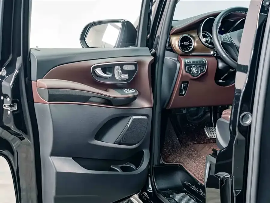 Mercedes-Benz Class V Mercedes-Benz V-Class 2022 V 260 L Long Wheelbase Luxury Edition 2023 — миниатюра 5