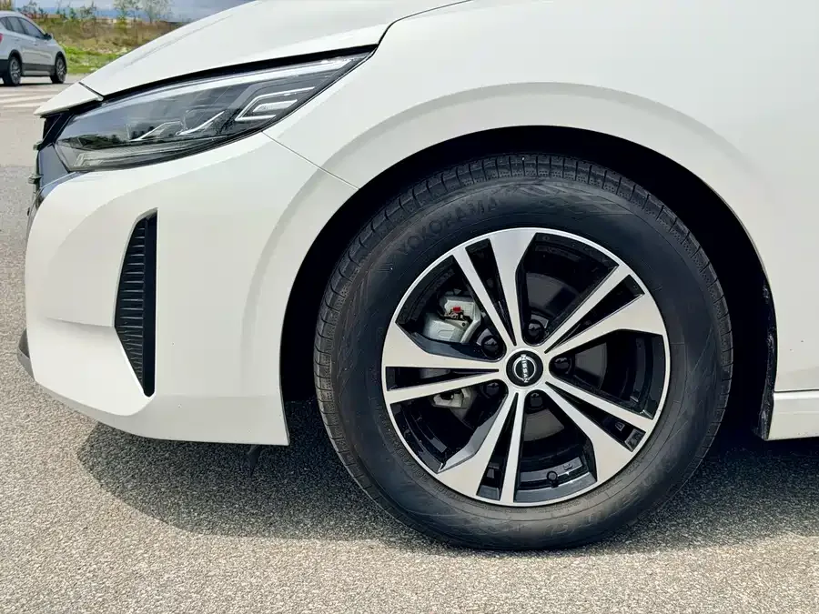 Nissan Sylphy Sylphy 2023 1.6L CVT Enjoy Edition 2024 — миниатюра 5