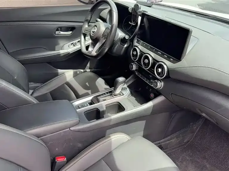 Nissan Sylphy Sylphy 2023 1.6L CVT Enjoy Edition 2023 — миниатюра 2