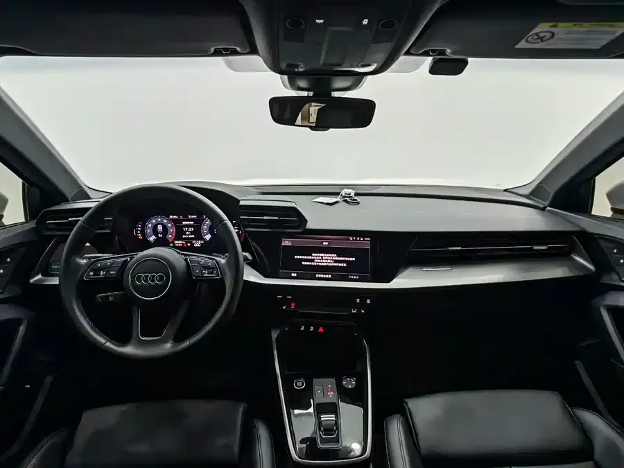 Audi A3 2021 Sportback 35 TFSI Aggressive Sports Edition 2022 — миниатюра 3