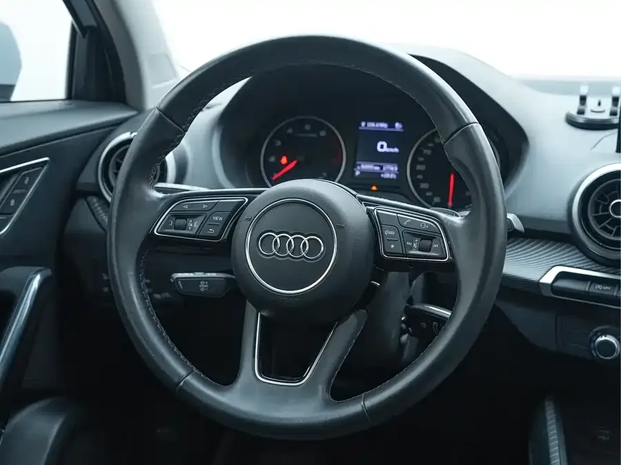 Audi Q2L 2022 35 TFSI Enterprising and Elegant Model 2023 — миниатюра 4