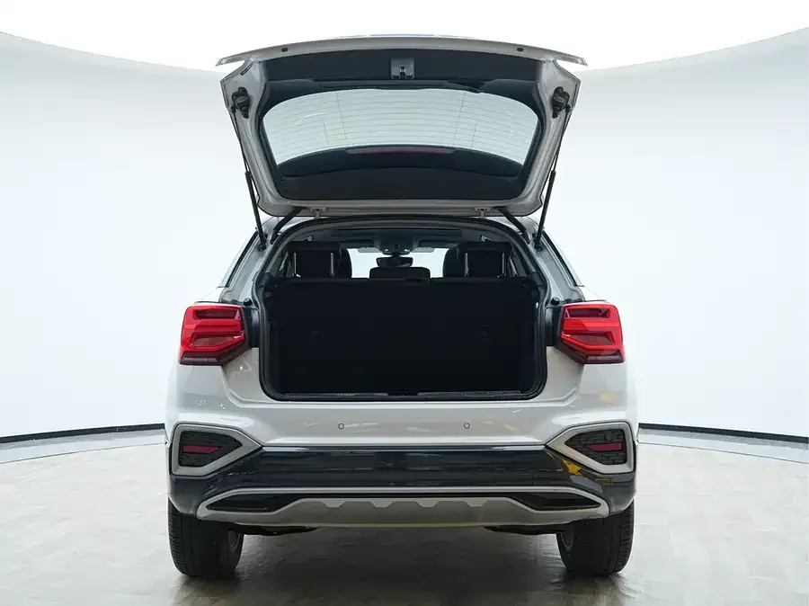 Audi Q2L 2022 35 TFSI Enterprising and Elegant Model 2023 — миниатюра 5