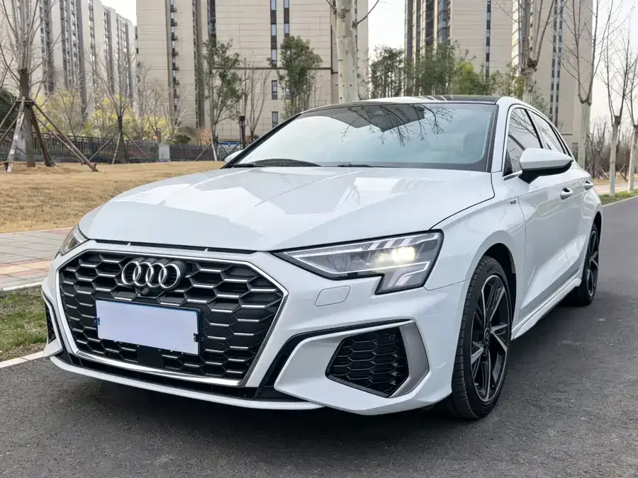 Audi A3 2023 facelift Sportback 35 TFSI stylish and sporty 2023 — фото 1, купить с доставкой в Москву