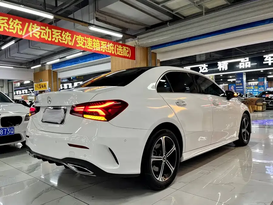 Mercedes-Benz Class A Mercedes-Benz A-Class 2022 Model Three A 200 L Sports Sedan Fashion Model 2023 — миниатюра 2