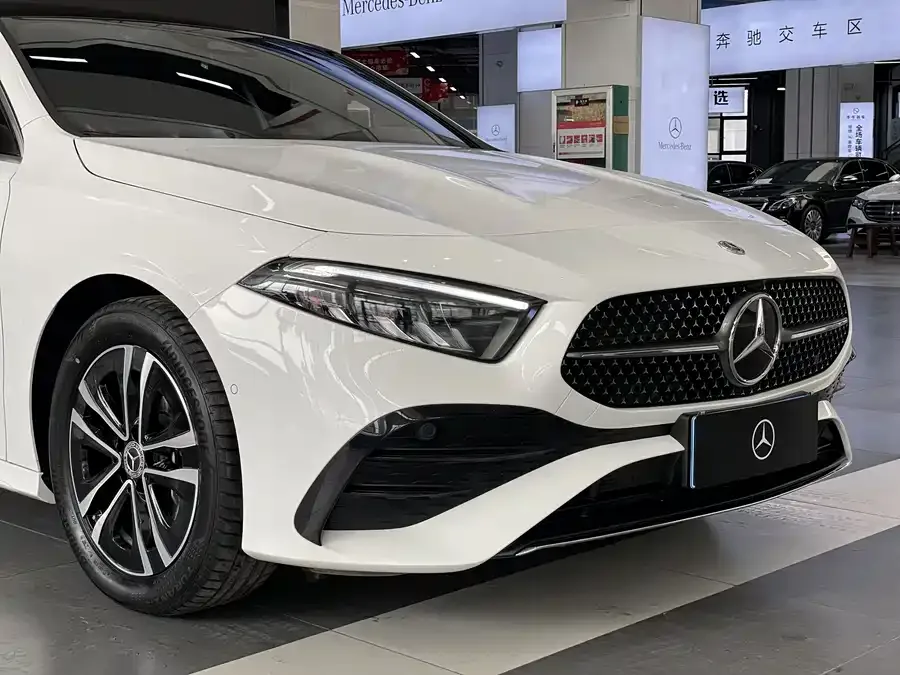 Mercedes-Benz Class A Mercedes-Benz A-Class 2023 A 200 L Dynamic Edition 2024 — миниатюра 2