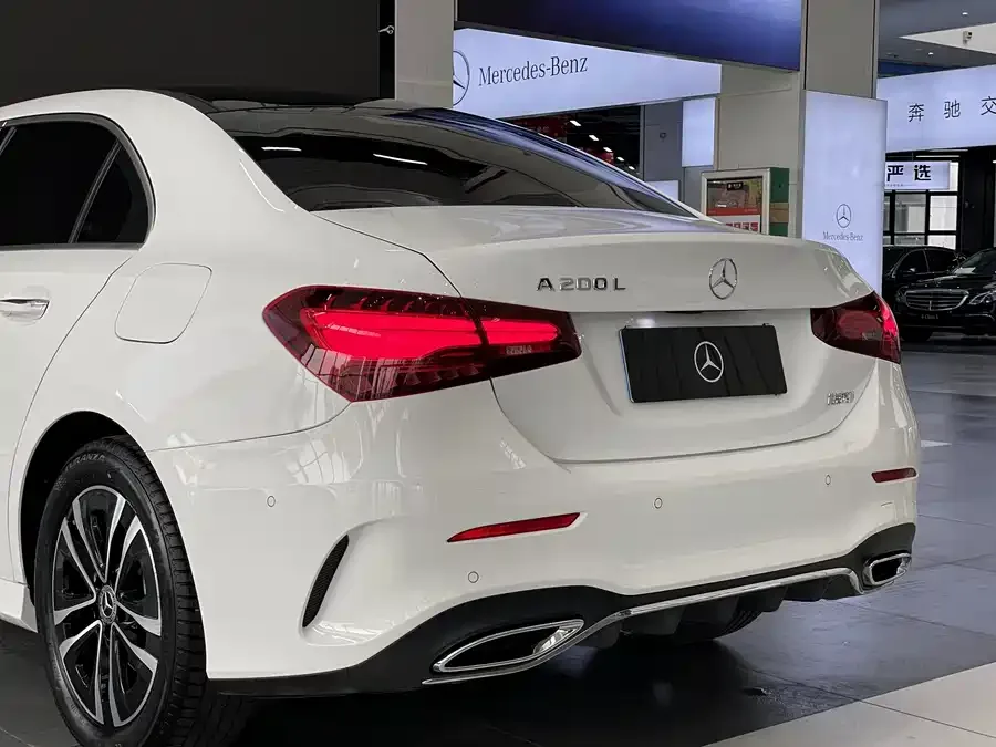 Mercedes-Benz Class A Mercedes-Benz A-Class 2023 A 200 L Dynamic Edition 2024 — миниатюра 3