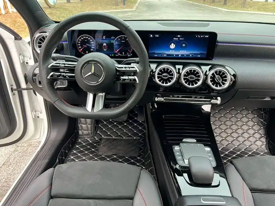 Mercedes-Benz Class A Mercedes-Benz A-Class 2024 A 200 L Fashion Edition 2024 — миниатюра 3