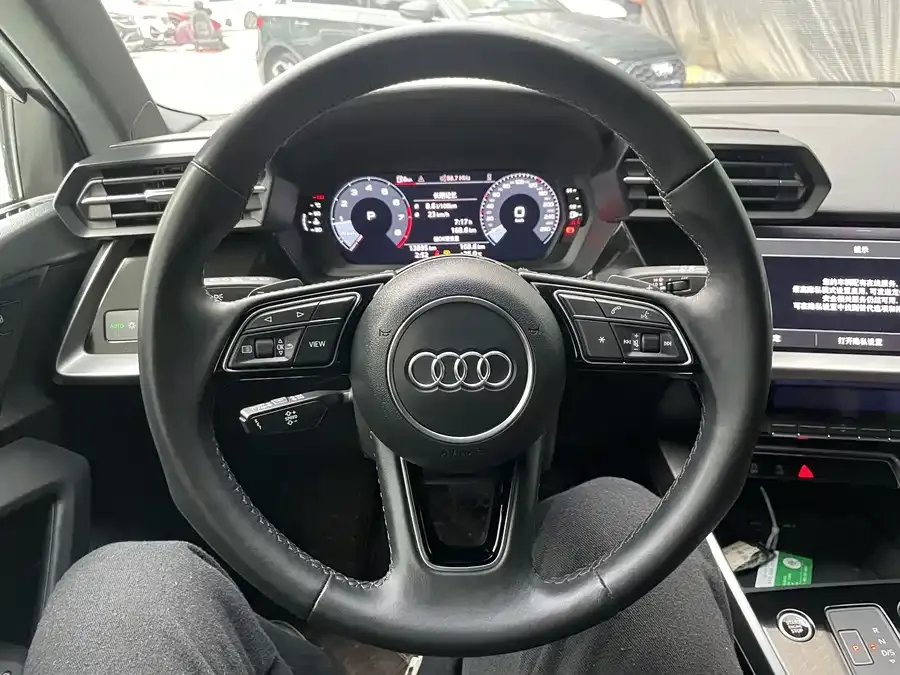 Audi A3 2023 facelift Sportback 35 TFSI aggressive and sporty 2023 — миниатюра 3
