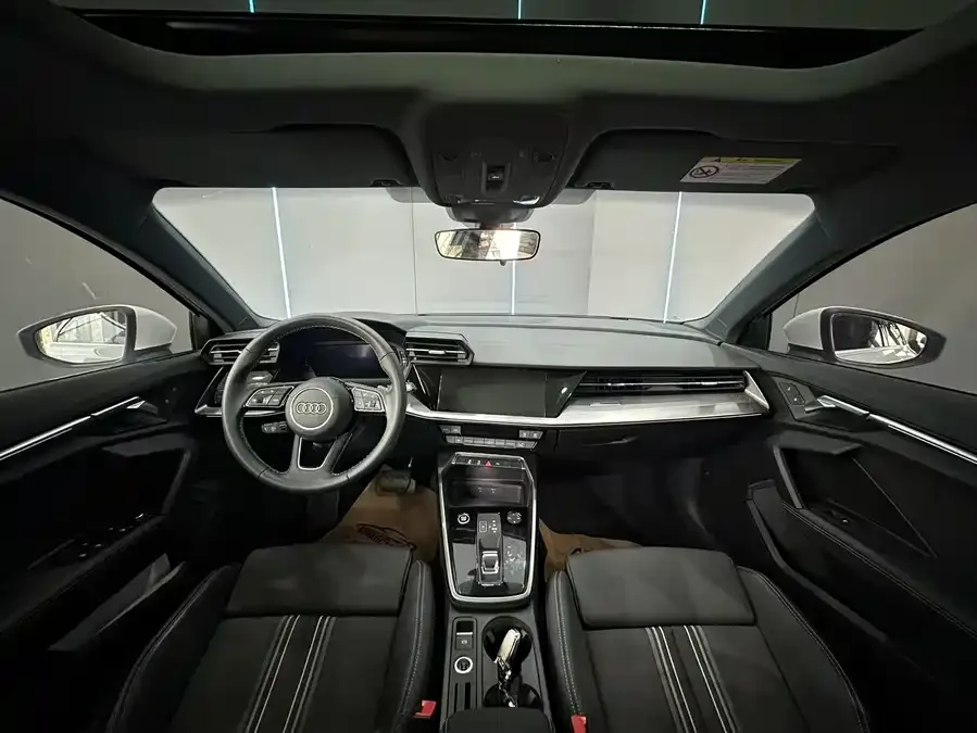 Audi A3 2024 A3L Limousine 35 TFSI Fashion Sports 2024 — миниатюра 3