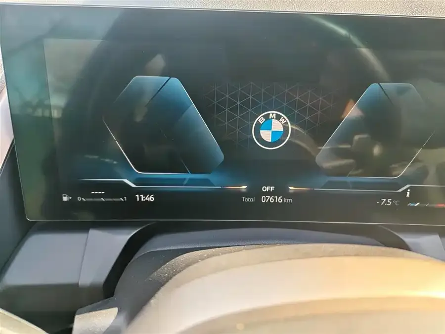 BMW X3 2025 xDrive30L Exclusive M Sport Package 2025 — миниатюра 5