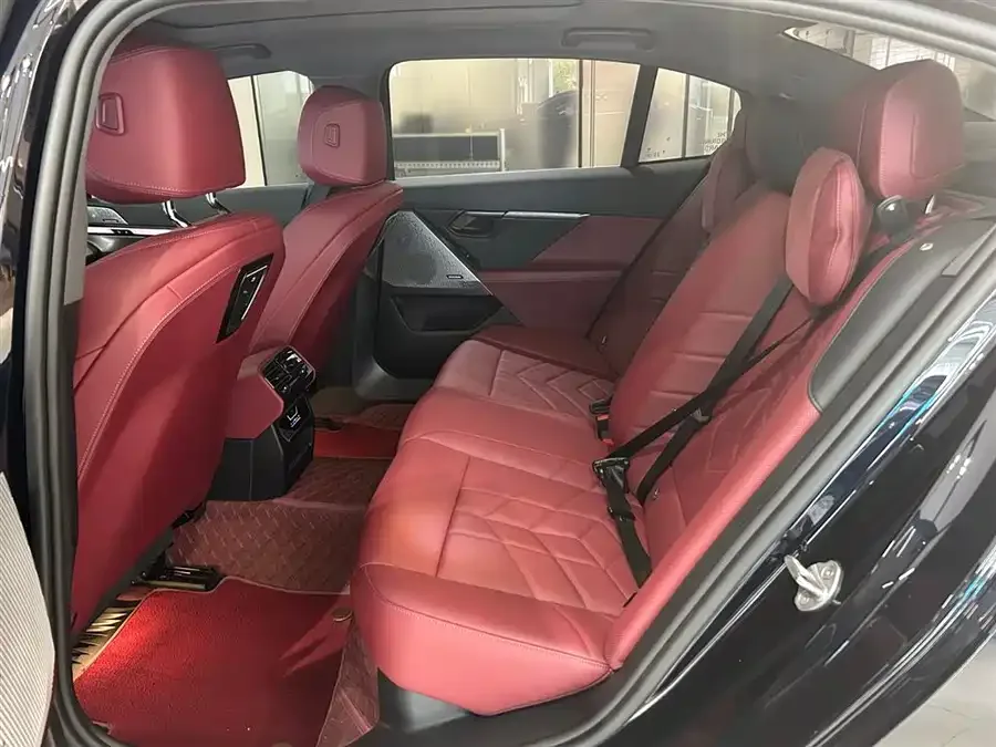 BMW 5 Series BMW 5 Series 2025 530Li Leading M Sport Package 2025 — миниатюра 3
