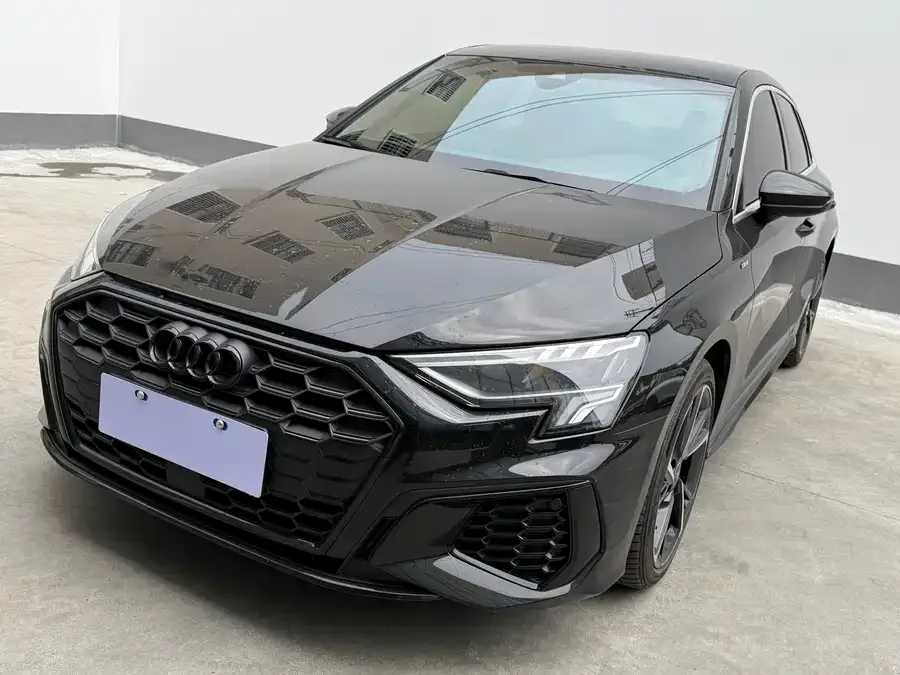 Audi A3 2024 Sportback 35 TFSI Enterprising and Elegant Model 2024 — фото 1, купить с доставкой в Москву